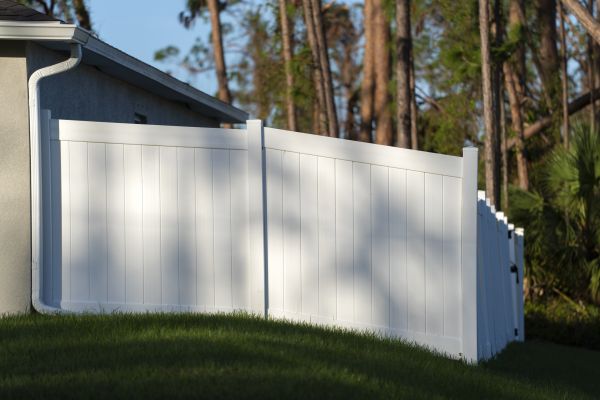 Vinyl Fence Refurbishment